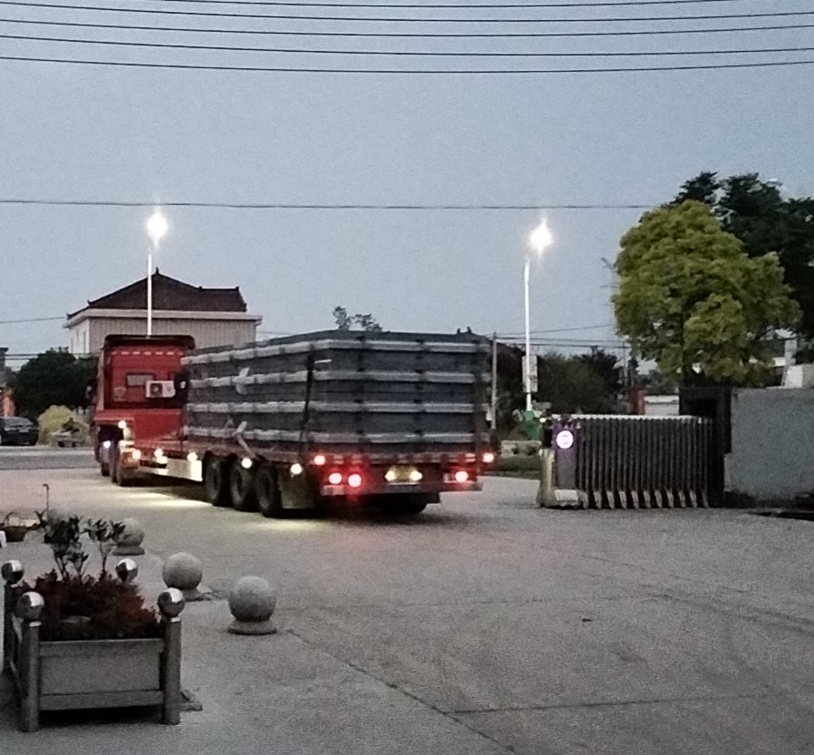 黔東電力改造項(xiàng)目矩形金屬膨脹節(jié)發(fā)貨！
